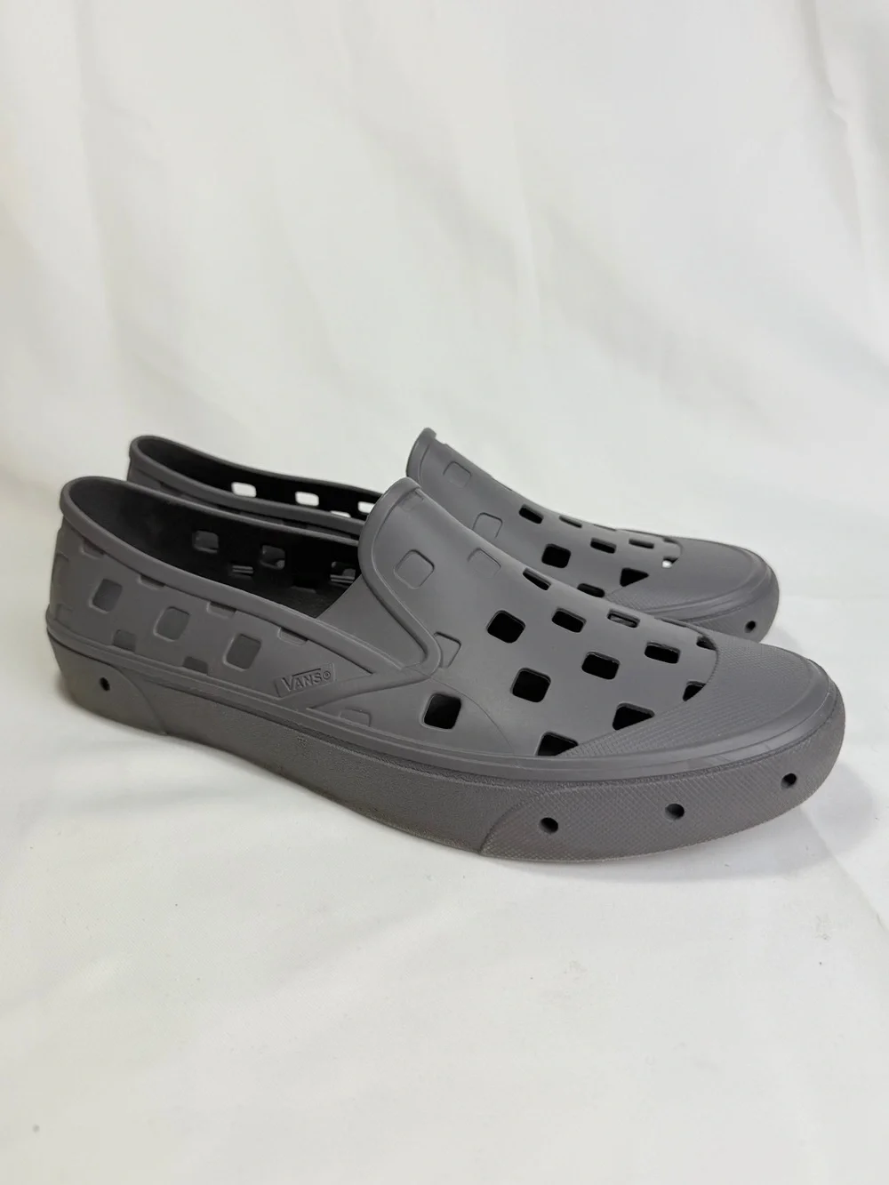 Vans Slip-On TRK Charcoal Grey Men’s Water Shoes Size 11